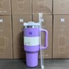 Gourde Stanley Flowstate Tumbler 40 oz / 1.18L avec anse — violet clair / lavande