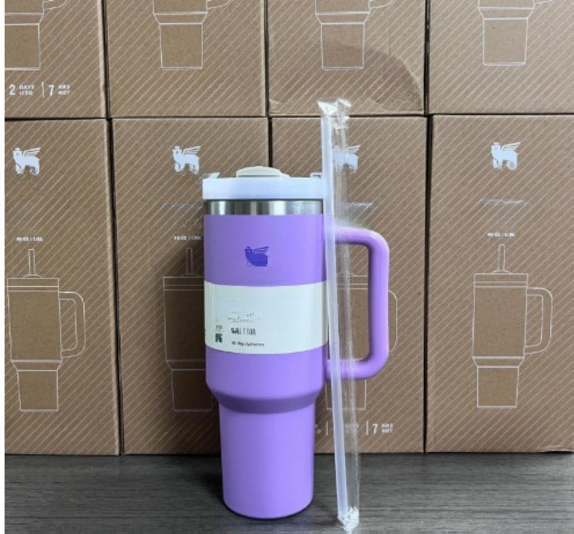 Gourde Stanley Flowstate Tumbler 40 oz / 1.18L avec anse — violet clair / lavande