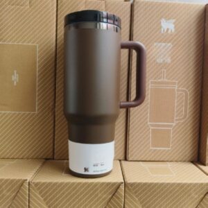 Gourde Stanley Flowstate Tumbler 40 oz avec anse — marron / bronze