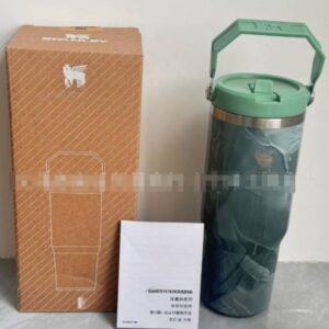 Gourde Stanley IceFlow Flip Straw Tumbler 30 OZ / 887 mL avec anse — vert foncé marbré/gris, anse et couvercle vert