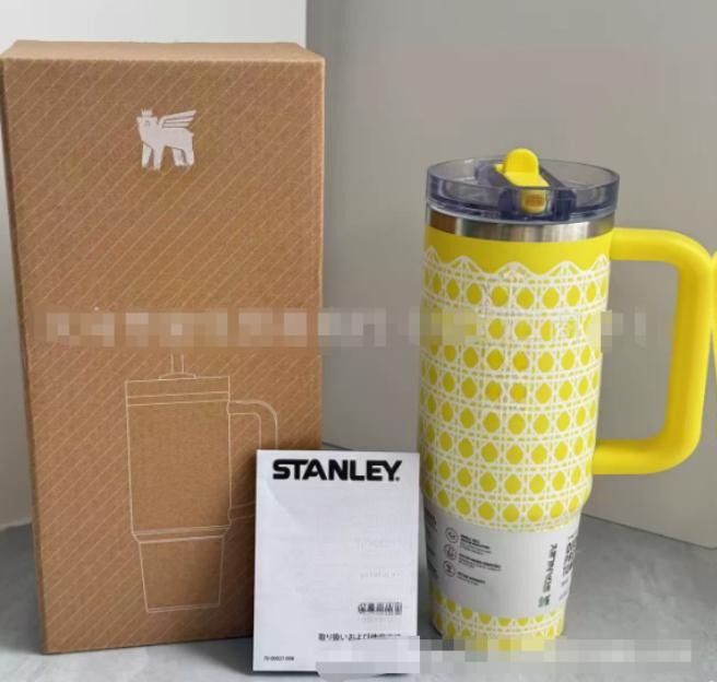 Gourde Stanley Quencher H2.0 Tumbler 30 oz avec anse — jaune, motif treillis/losanges blanc sur fond jaune