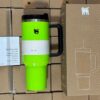 Gourde Stanley Quencher H2.0 Tumbler 40 OZ / 1.18 L avec anse — vert fluo