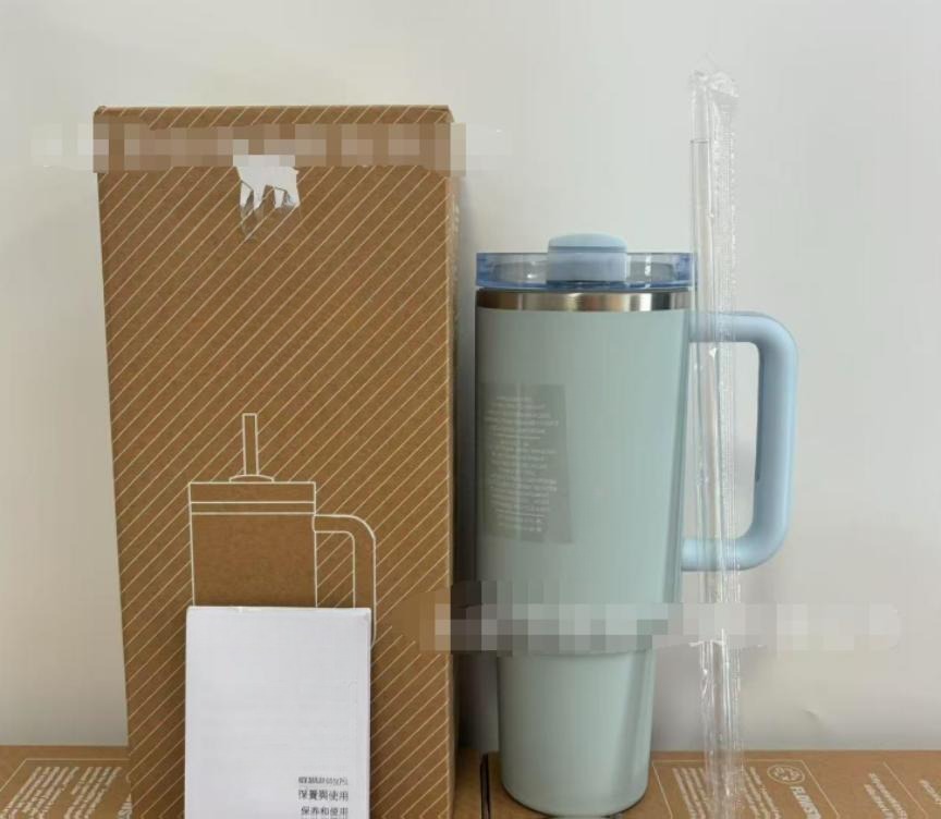 Gourde Stanley Quencher H2.0 Tumbler 40 oz / 1.18 L avec anse — vert menthe pâle, édition Starbucks