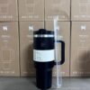 Gourde Stanley Quencher H2.0 Tumbler 40 oz / 1.18L avec anse — noir