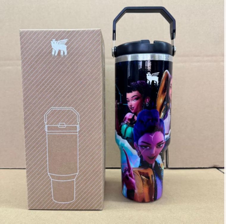 Gourde Stanley Quencher H2.0 Tumbler 40 OZ / 1.18L avec anse — noir, édition K-pop Demon Hunters / Huntr/x