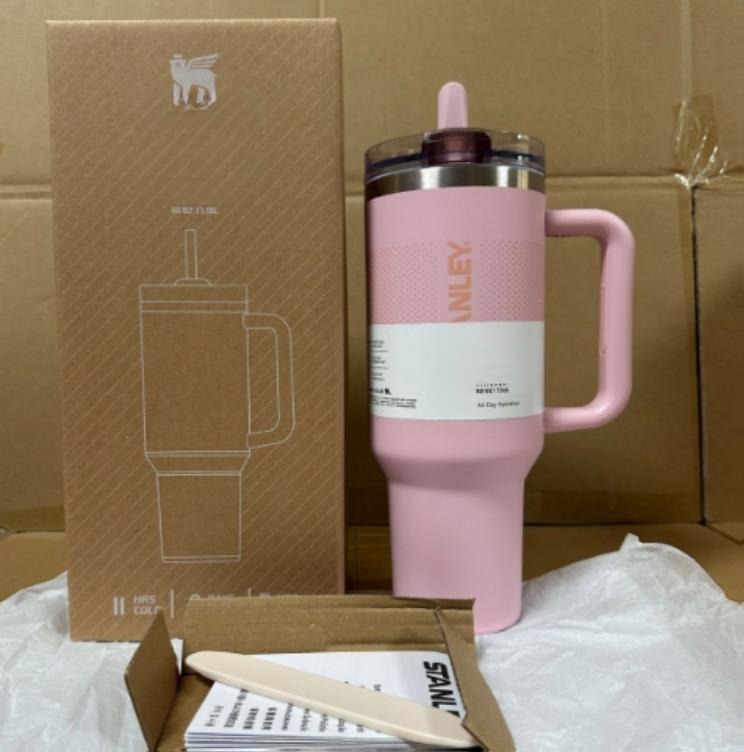 Gourde Stanley Quencher H2.0 Tumbler 40 oz / 1.18L avec anse — rose pâle