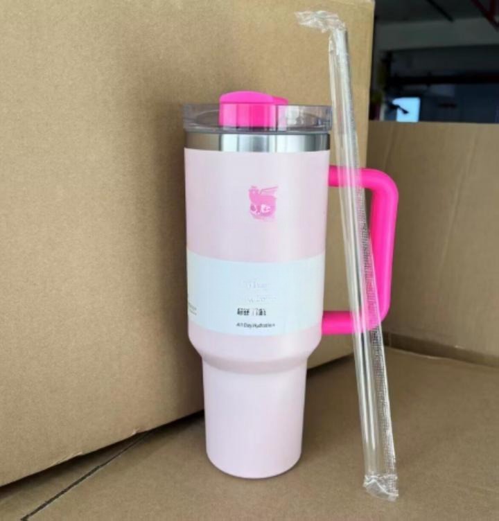 Gourde Stanley Quencher H2.0 Tumbler 40 oz / 1.18L avec anse — rose vif / fuchsia