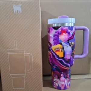 Gourde Stanley Quencher H2.0 Tumbler 40 OZ / 1.18L avec anse — violet, édition K-pop Demon Hunters / Huntr/x
