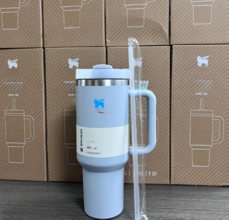 Gourde Stanley Quencher H2.0 Tumbler vide avec anse — bleu pastel clair / lavande-bleu