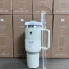Gourde Stanley Quencher H2.0 Tumbler vide avec anse — crème / blanc cassé