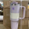 Gourde Stanley Quencher H2.0 Tumbler vide avec anse — lavande pâle