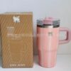 Gourde Stanley Quencher ProTour Tumbler 20 OZ / 591 mL avec anse — rose rayé, motif fines rayures verticales blanches