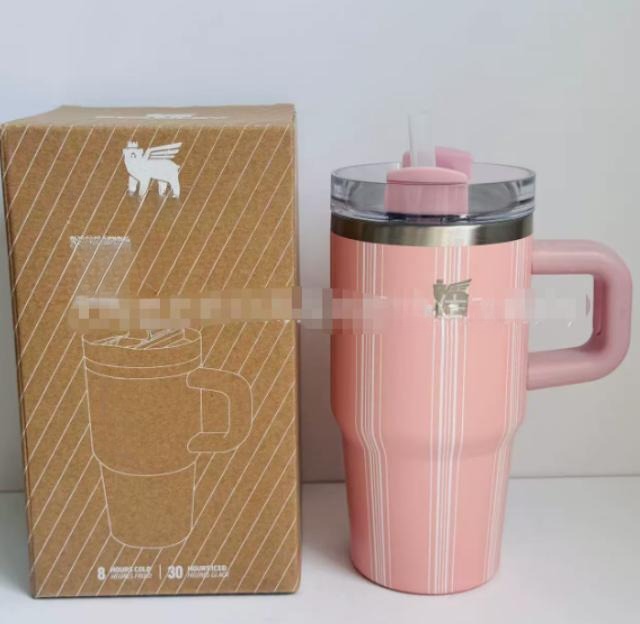 Gourde Stanley Quencher ProTour Tumbler 20 OZ / 591 mL avec anse — rose rayé, motif fines rayures verticales blanches