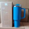 Gourde Stanley Quencher ProTour Tumbler 40 oz / 1.18 L avec anse — bleu vif