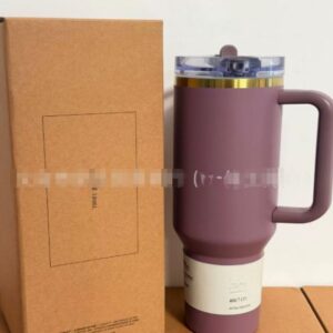 Gourde Stanley Quencher ProTour Tumbler 40 OZ / 1.18 L avec anse — mauve / prune, couvercle bleu foncé transparent