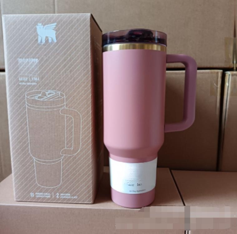 Gourde Stanley Quencher ProTour Tumbler 40 oz / 1.18 L avec anse — rose
