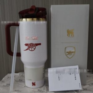Gourde Stanley Quencher ProTour Tumbler avec anse — blanc avec couvercle et anse bordeaux, édition Arsenal