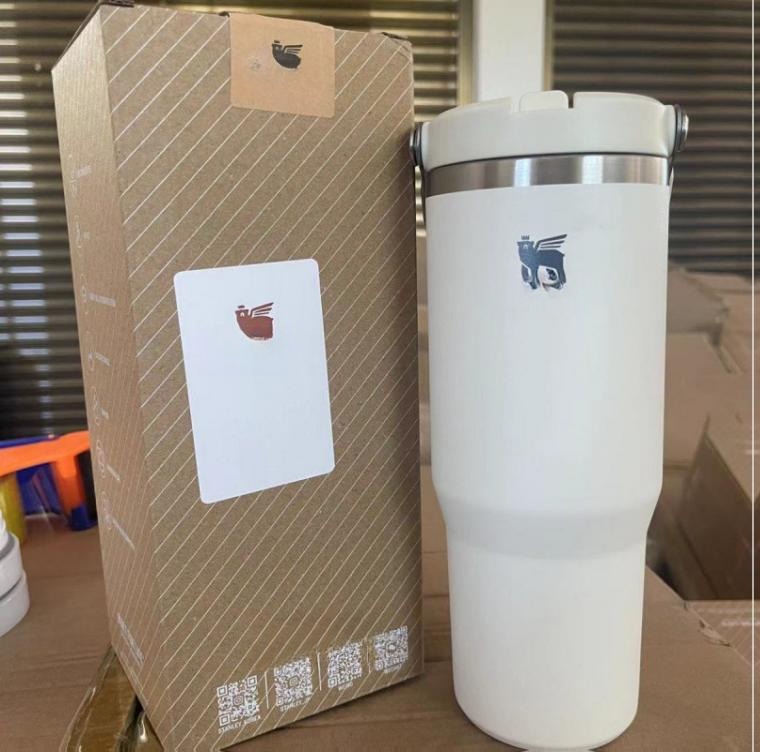 Gourde Stanley Quencher Tumbler avec anse — blanc