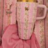Gourde Stanley Quencher Tumbler avec anse — blanc et rose à motifs floraux, édition LoveShackFancy