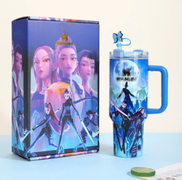 Gourde Stanley Quencher Tumbler avec anse — bleu, édition K-pop Demon Hunters / Huntr/x