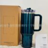 Gourde Stanley Quencher Tumbler avec anse — bleu-vert canard (sarcelle) scintillant
