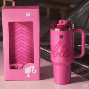Gourde Stanley Quencher Tumbler avec anse — rose, édition Barbie