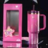 Gourde Stanley Quencher Tumbler avec anse — rose/magenta, édition Barbie