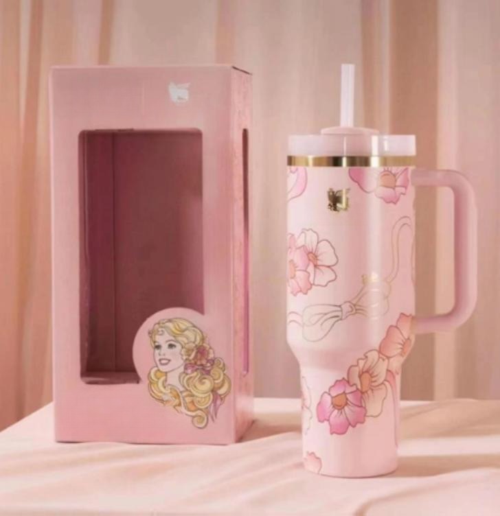 Gourde Stanley Quencher Tumbler avec anse — rose pâle, édition Barbie