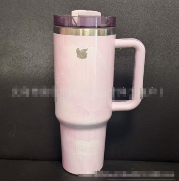 Gourde Stanley Quencher Tumbler avec anse — rose très clair