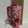 Gourde Stanley Quencher Tumbler avec anse — rouge, édition Strawberry Shortcake