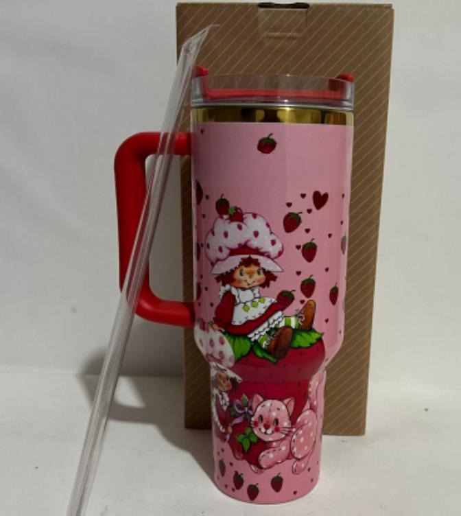Gourde Stanley Quencher Tumbler avec anse — rouge, édition Strawberry Shortcake