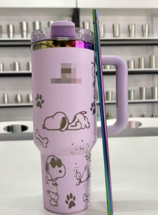 Gourde Stanley Quencher Tumbler vide avec anse — lilas / violet clair, édition Snoopy / Peanuts