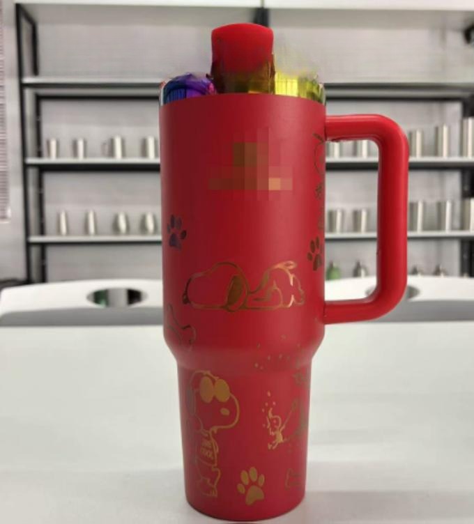 Gourde Stanley Quencher Tumbler vide avec anse — rouge, édition Snoopy / Peanuts