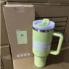Gourde Stanley Quencher Tumbler vide avec anse — vert citron / lime pâle